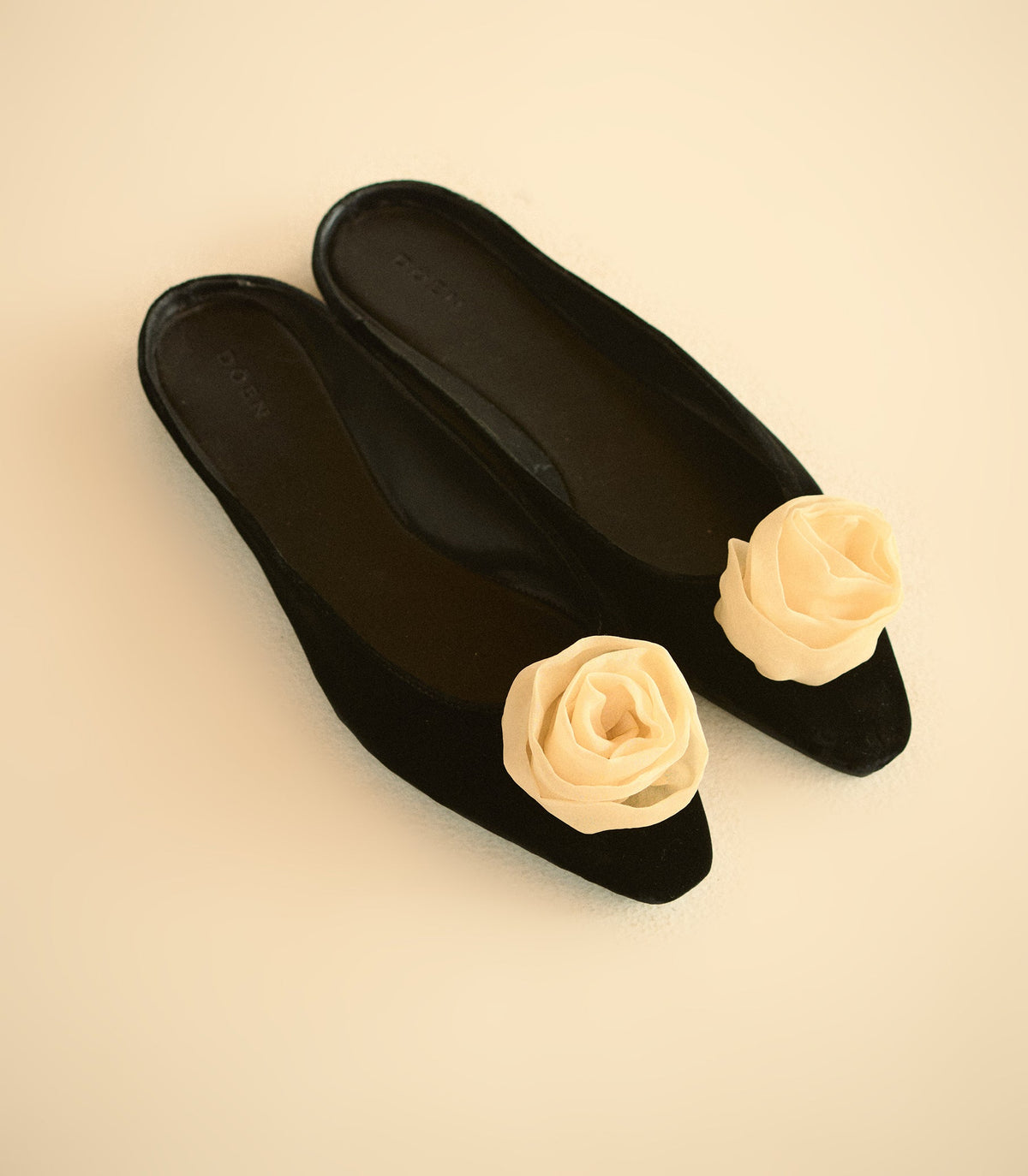 LILLIA SLIPPER -- BLACK VELVET